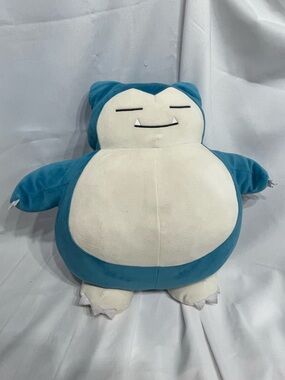 Huge 16” Pokémon Snorlax Plush Excellent Condition